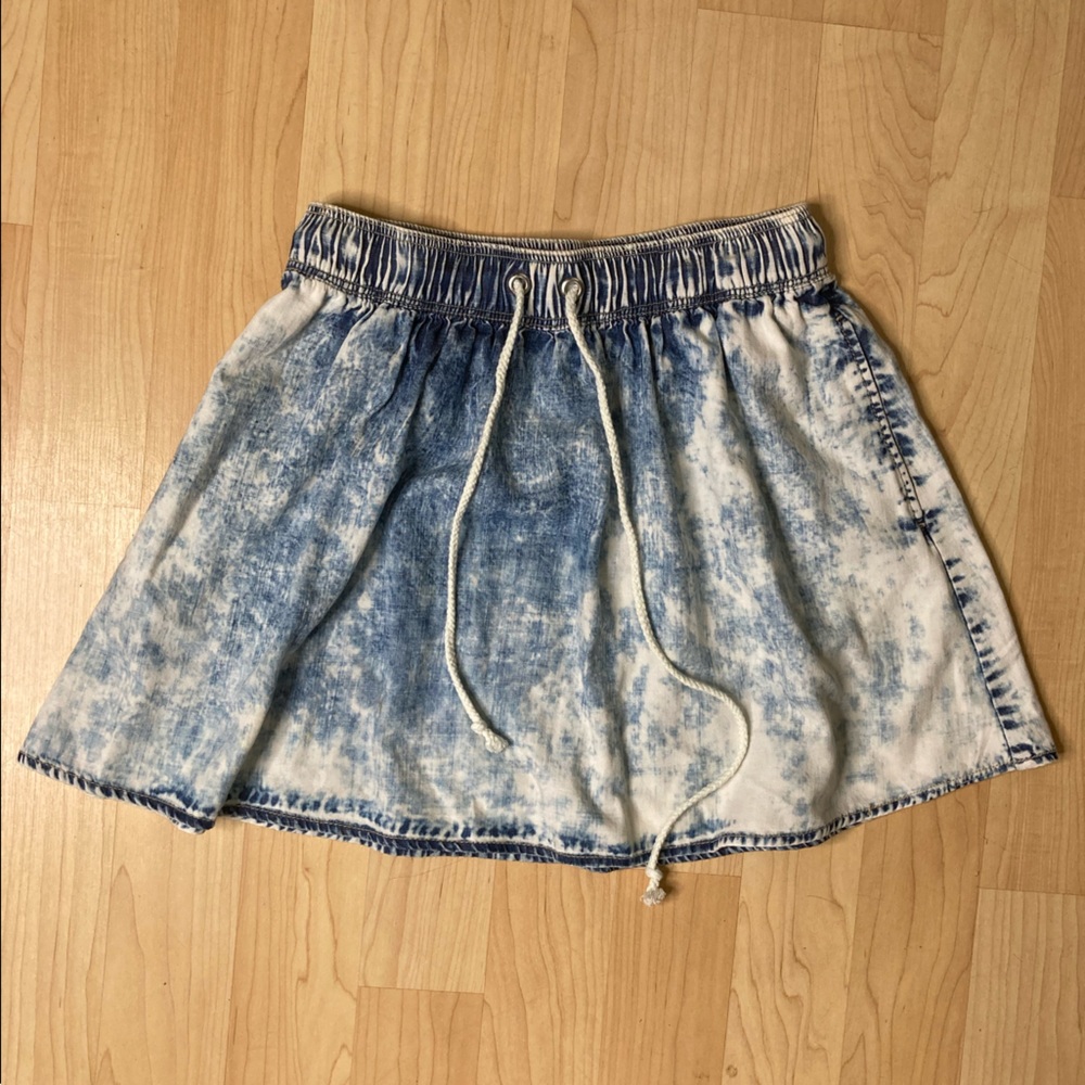 Sparkle & Fade Distressed Acid Wash Mini Denim Skirt